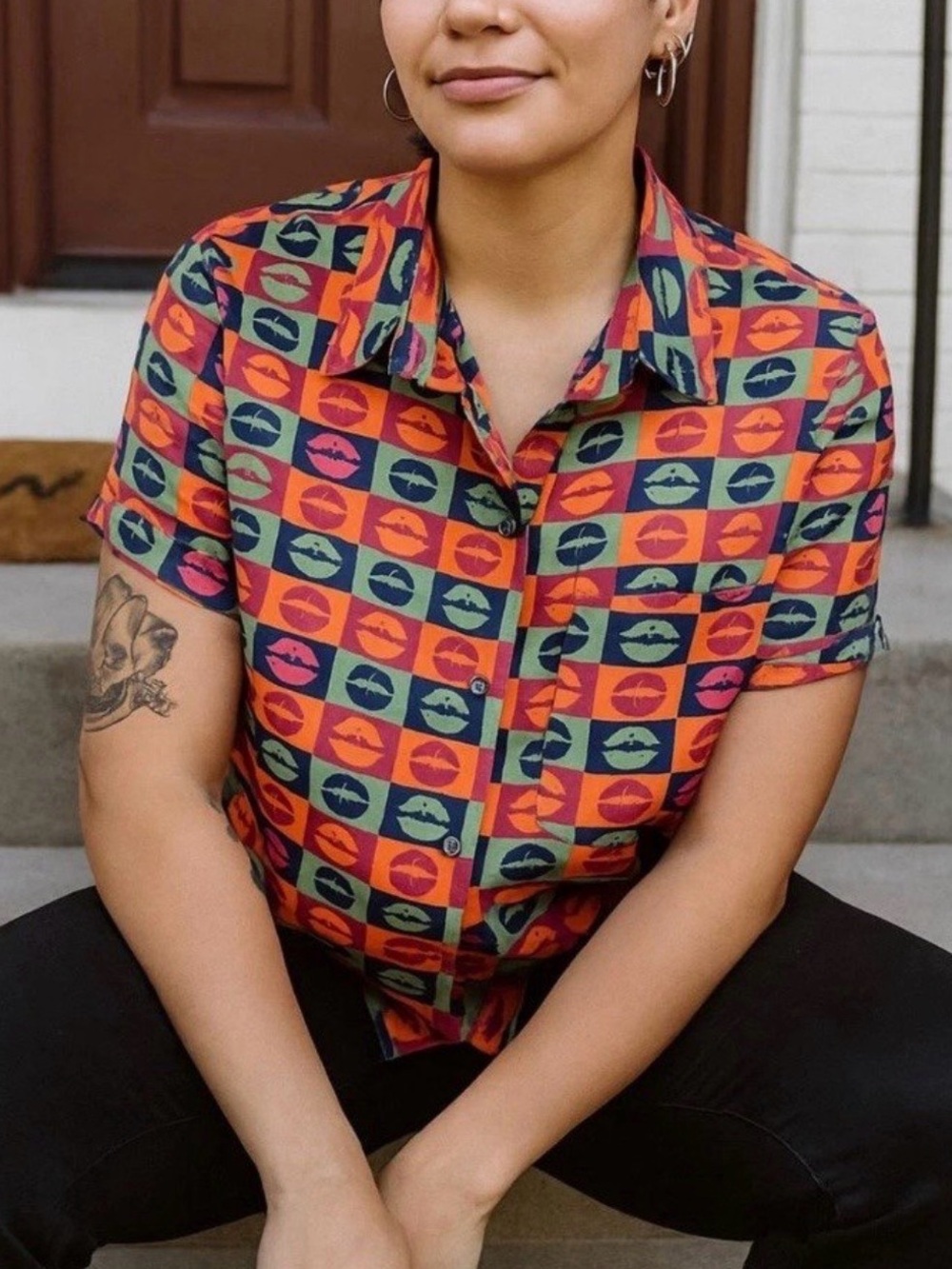 Wildfang Short-Sleeve Lips Button-Up Shirt Sz L - Picture 11 of 11